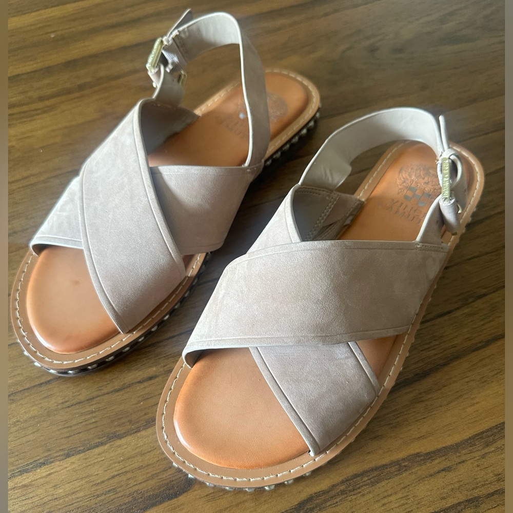 NEW Vince Camuto Leather Adjustable Crossband Women’s Sandals Ceemilo Tan 7.5 - Picture 2 of 9